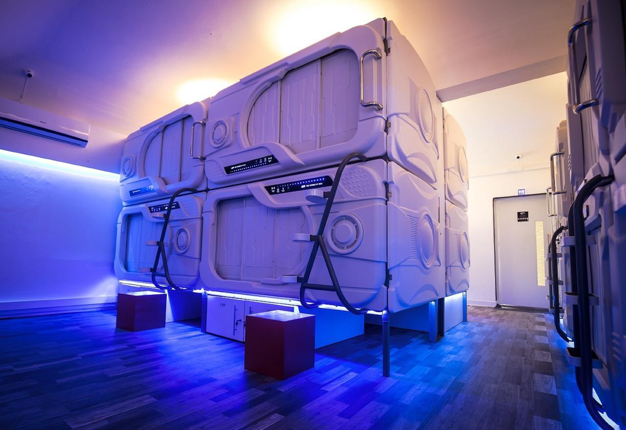 The Capsule Hotel Коломбо Екстериор снимка